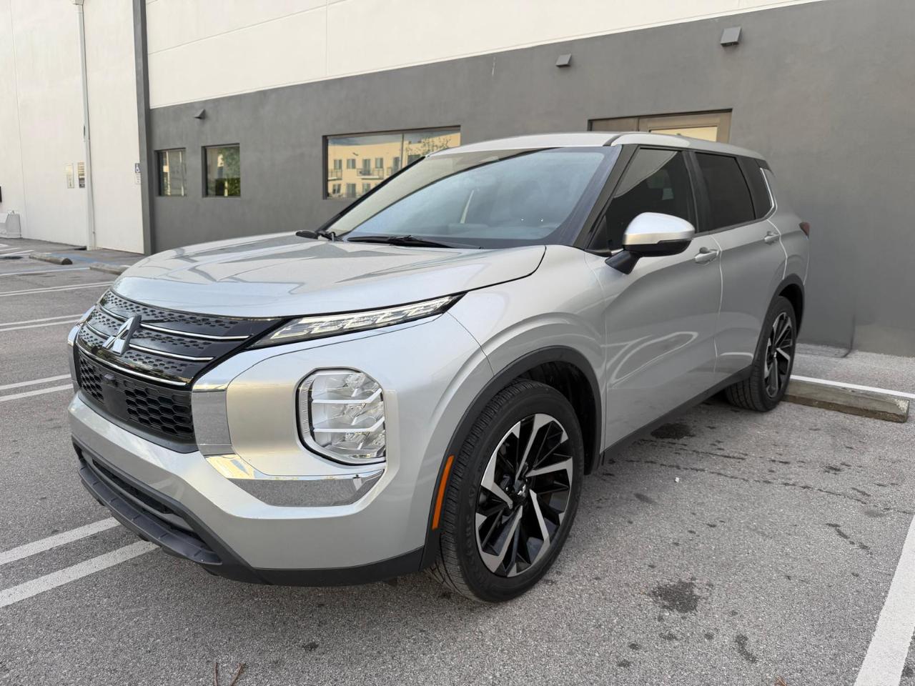 Mitsubishi Outlander ES FWD 2022