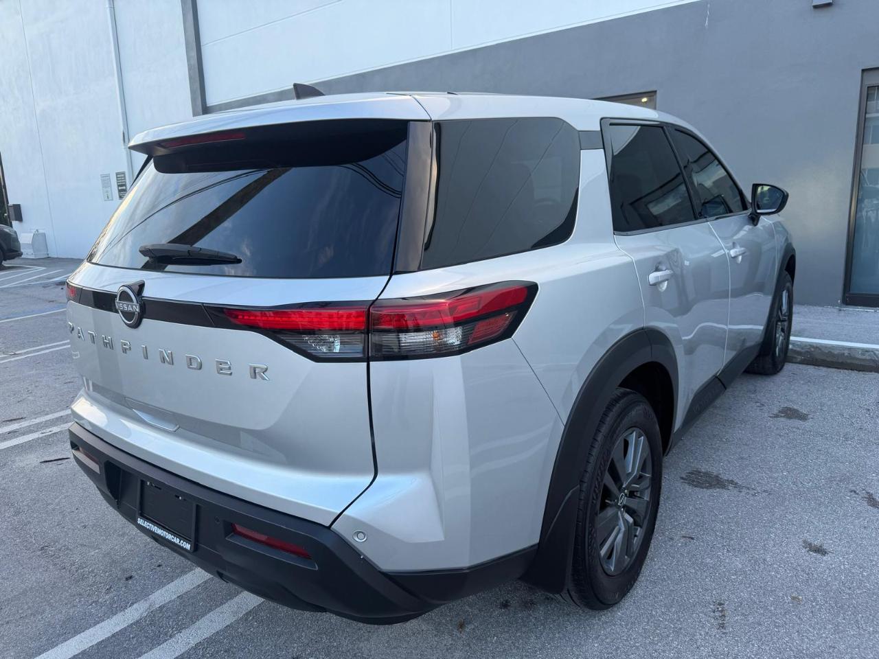 Nissan Pathfinder S 2WD 2024