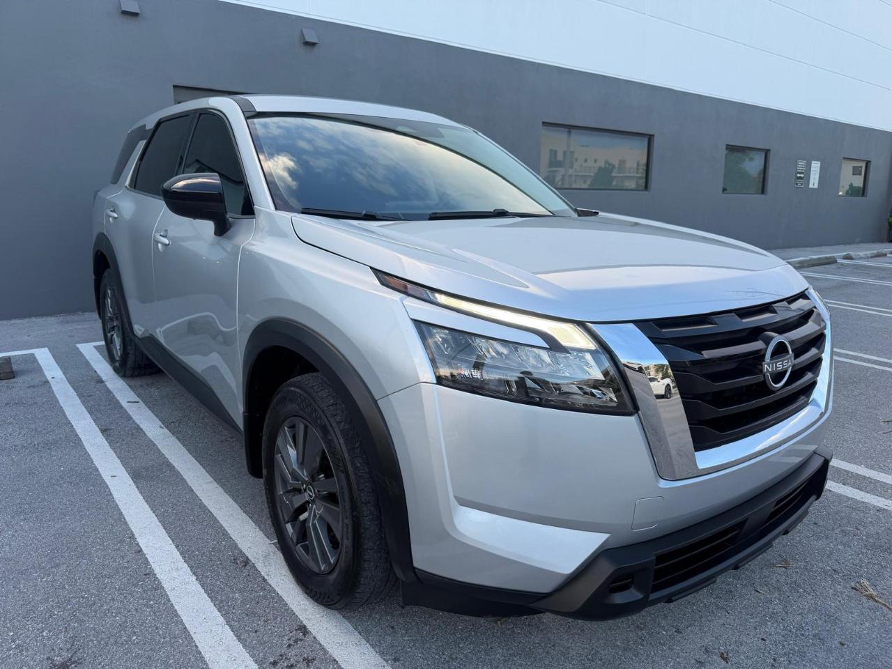 Nissan Pathfinder S 2WD 2024