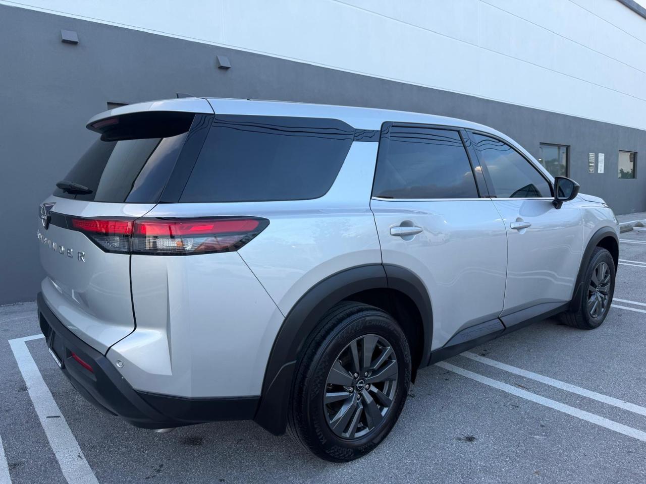 Nissan Pathfinder S 2WD 2024