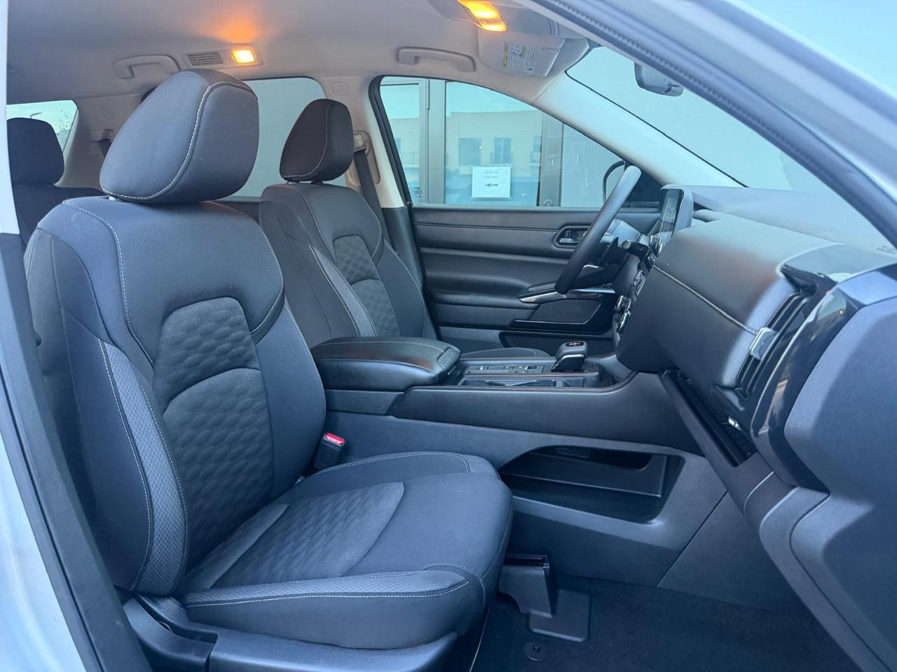 Nissan Pathfinder S 2WD 2024