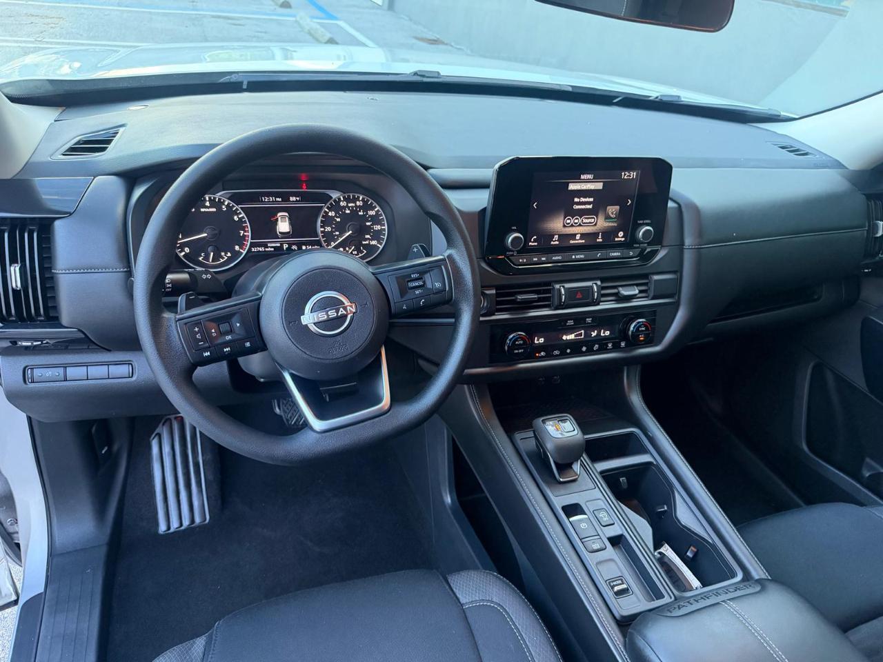 Nissan Pathfinder S 2WD 2024