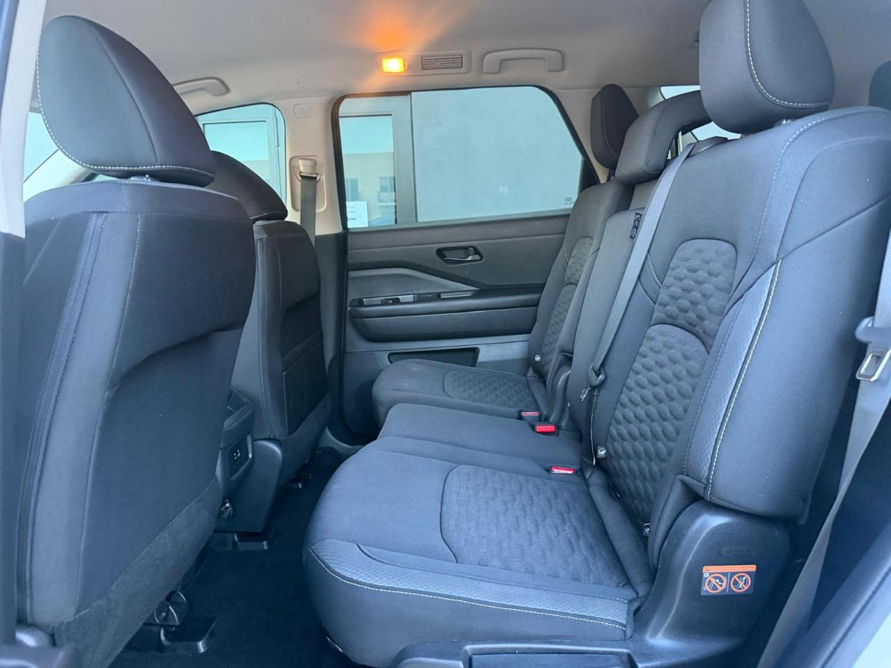 Nissan Pathfinder S 2WD 2024