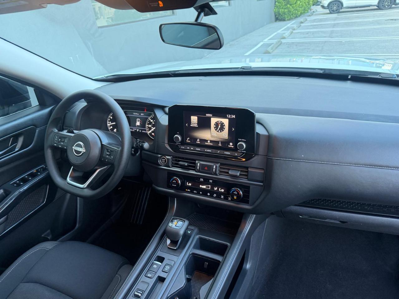 Nissan Pathfinder S 2WD 2024