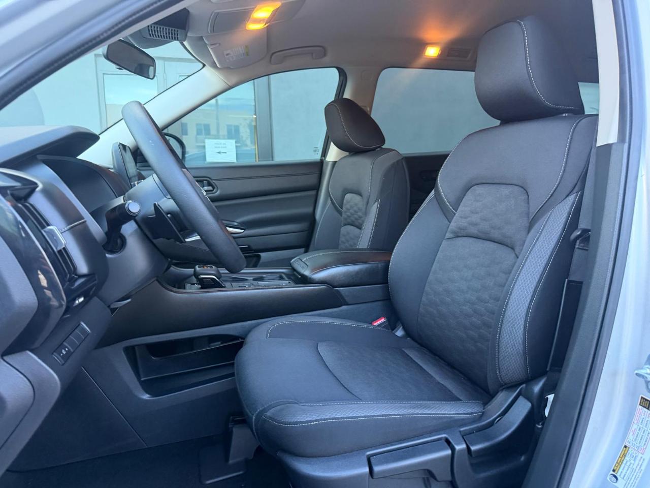Nissan Pathfinder S 2WD 2024
