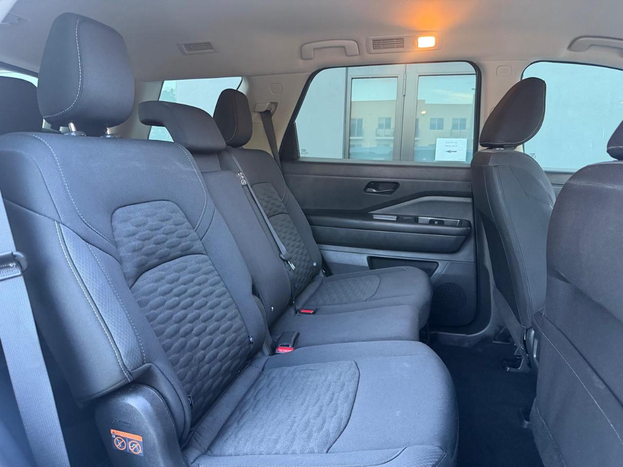 Nissan Pathfinder S 2WD 2024