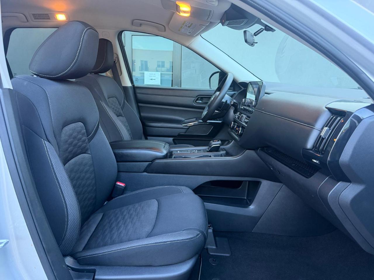 Nissan Pathfinder S 2WD 2024