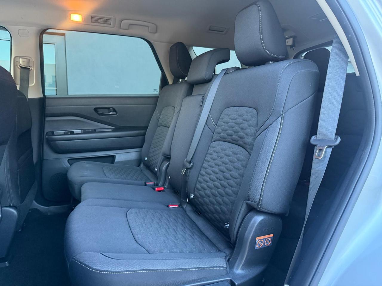 Nissan Pathfinder S 2WD 2024