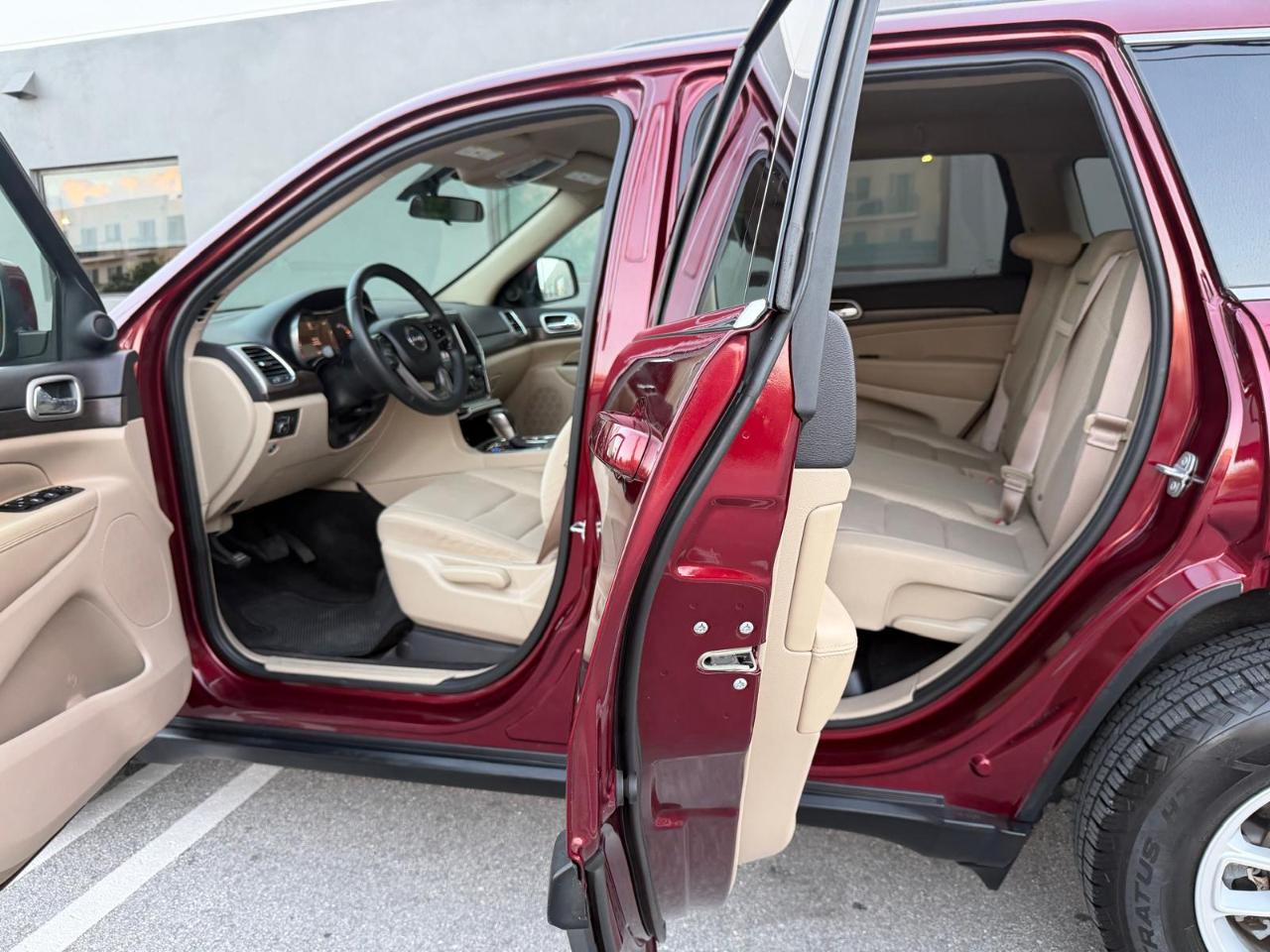 Jeep Grand Cherokee Laredo 4x2 *Ltd Avail* 2018