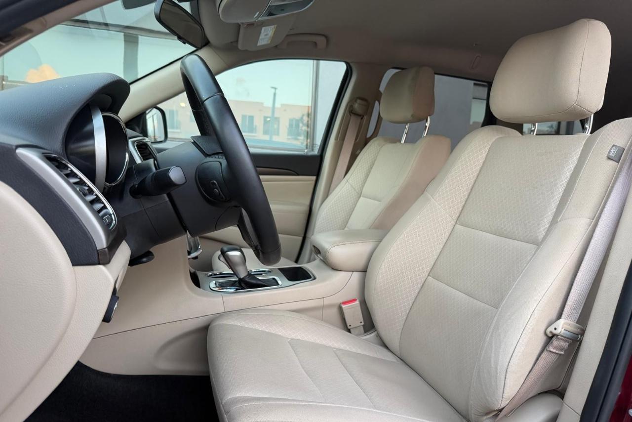 Jeep Grand Cherokee Laredo 4x2 *Ltd Avail* 2018