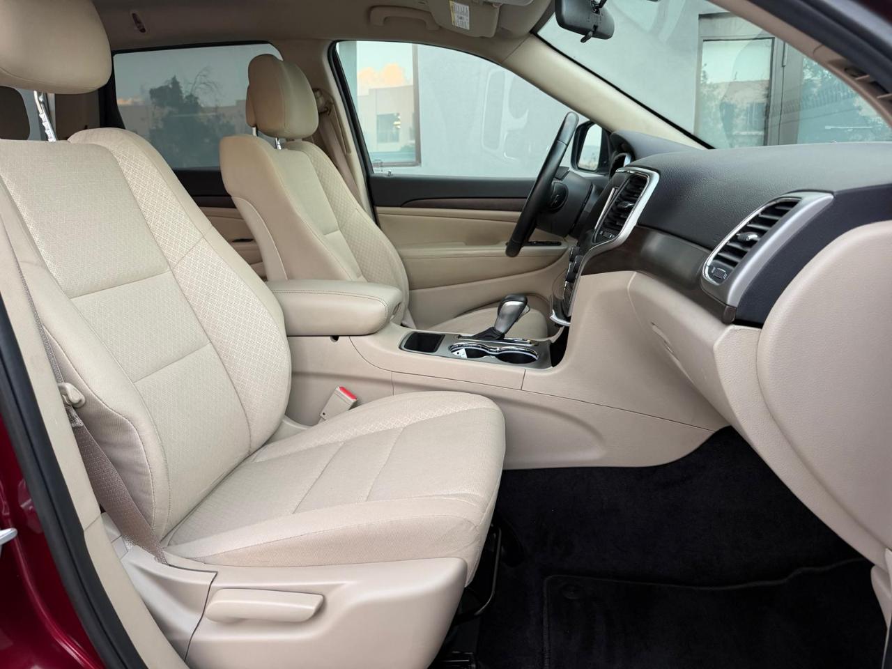 Jeep Grand Cherokee Laredo 4x2 *Ltd Avail* 2018