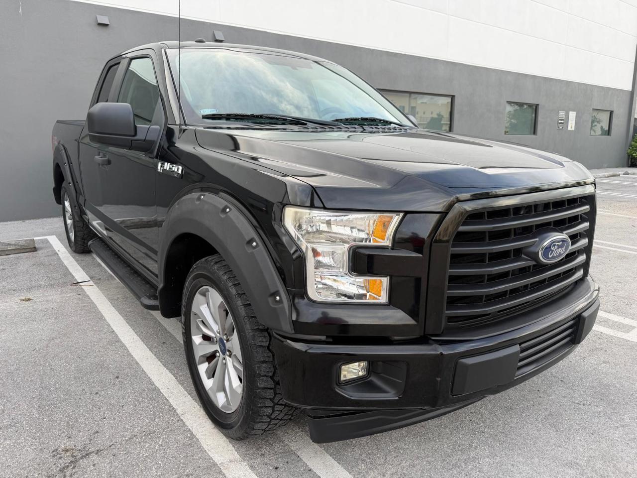 Ford F-150 XL 2WD SuperCab 8' Box 2017