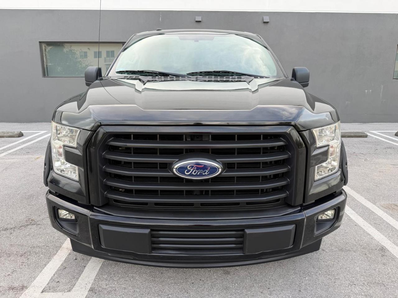 Ford F-150 XL 2WD SuperCab 8' Box 2017