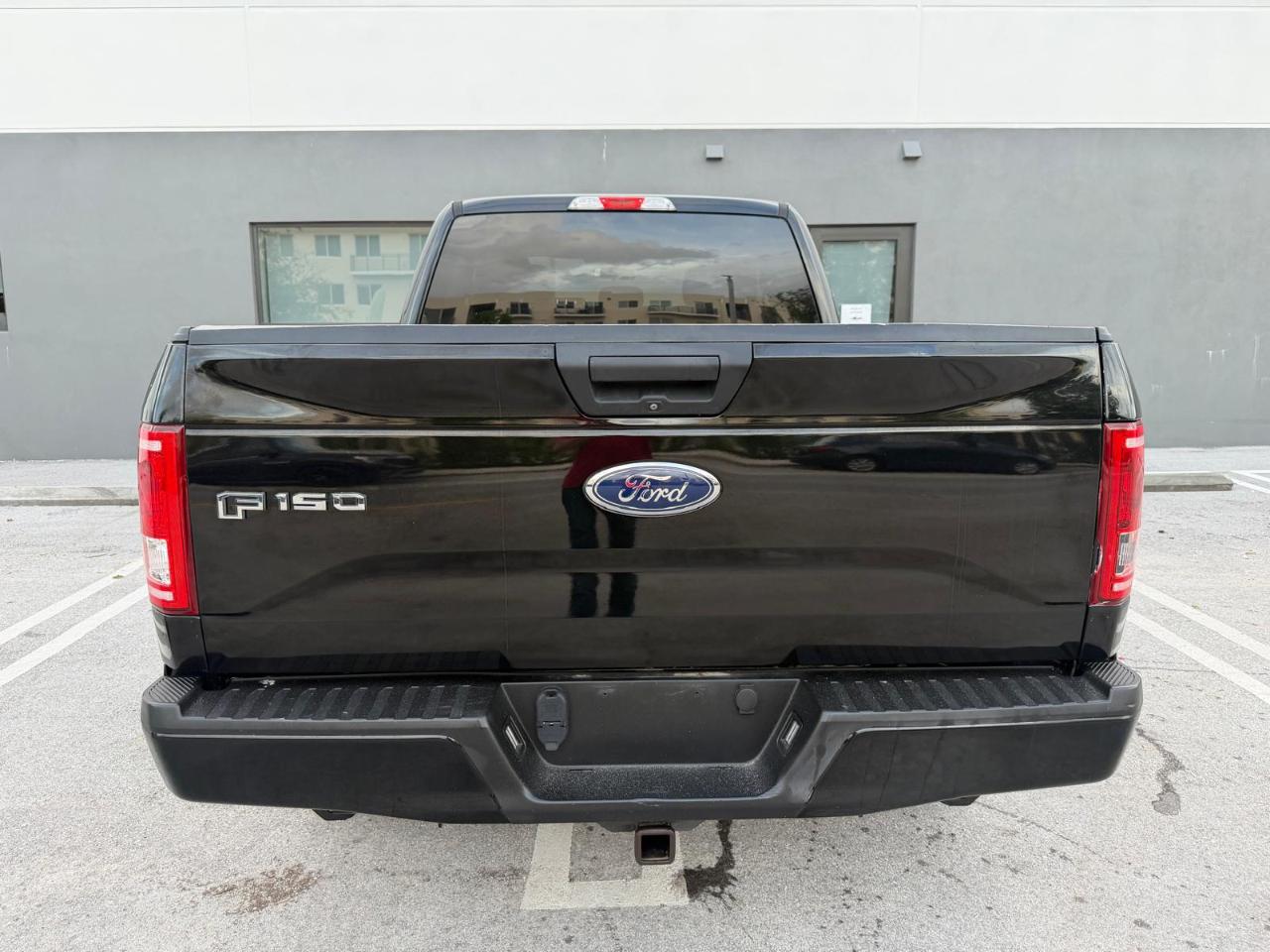 Ford F-150 XL 2WD SuperCab 8' Box 2017