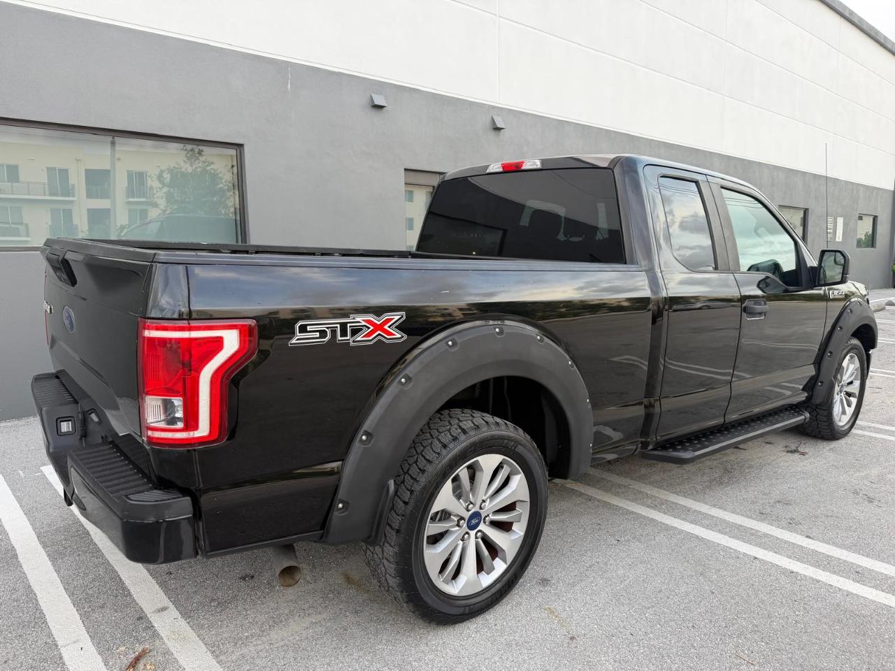 Ford F-150 XL 2WD SuperCab 8' Box 2017