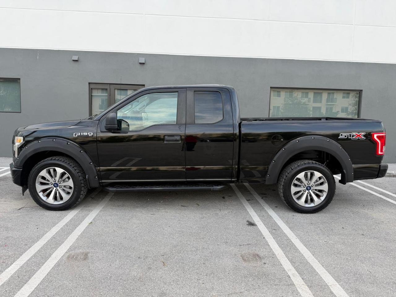 Ford F-150 XL 2WD SuperCab 8' Box 2017