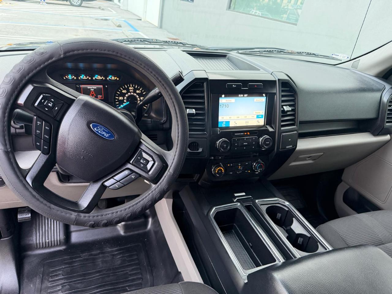 Ford F-150 XL 2WD SuperCab 8' Box 2017