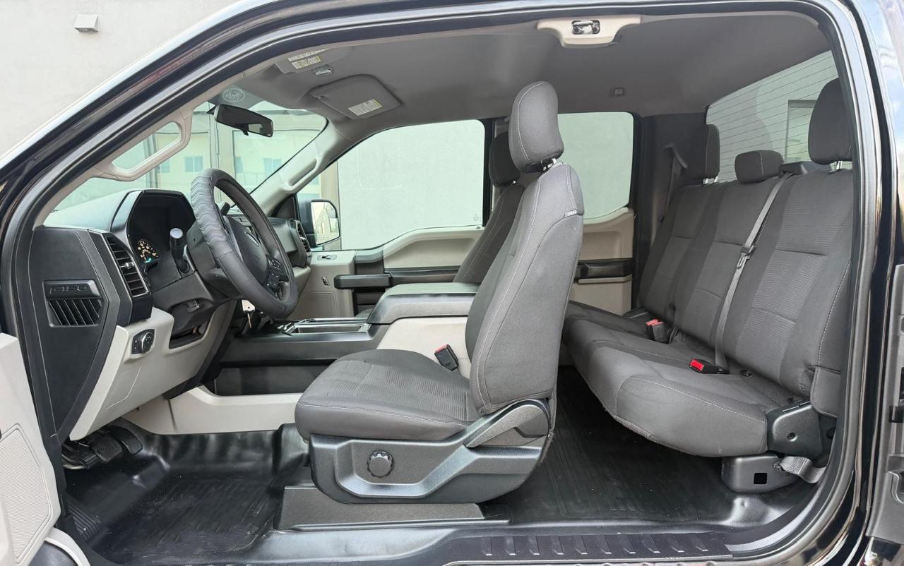Ford F-150 XL 2WD SuperCab 8' Box 2017