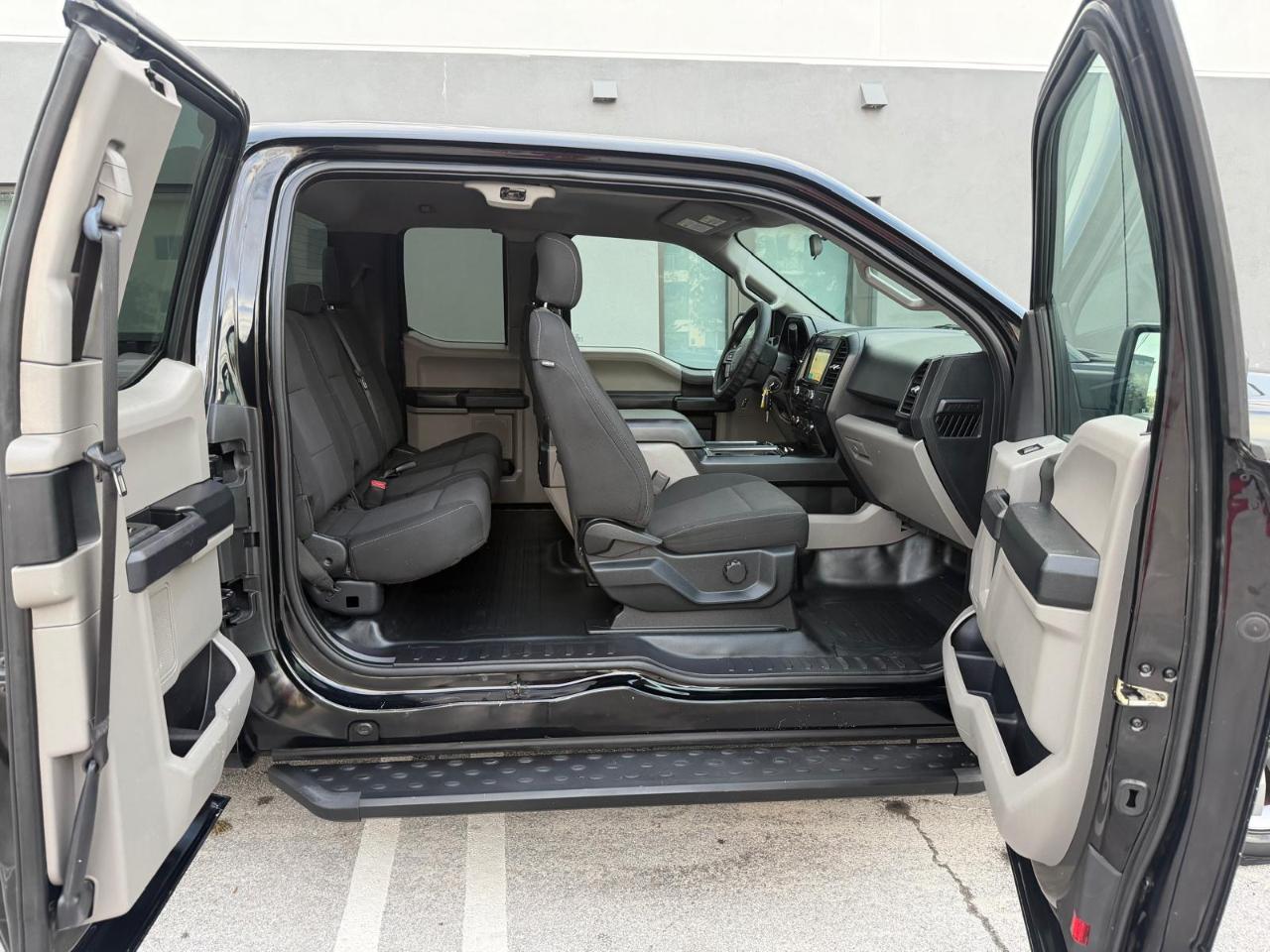 Ford F-150 XL 2WD SuperCab 8' Box 2017