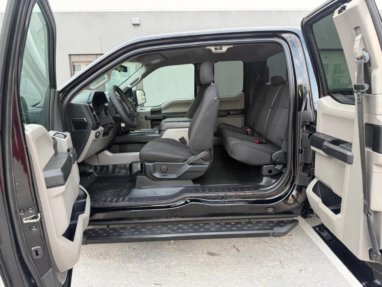 Ford F-150 XL 2WD SuperCab 8' Box 2017