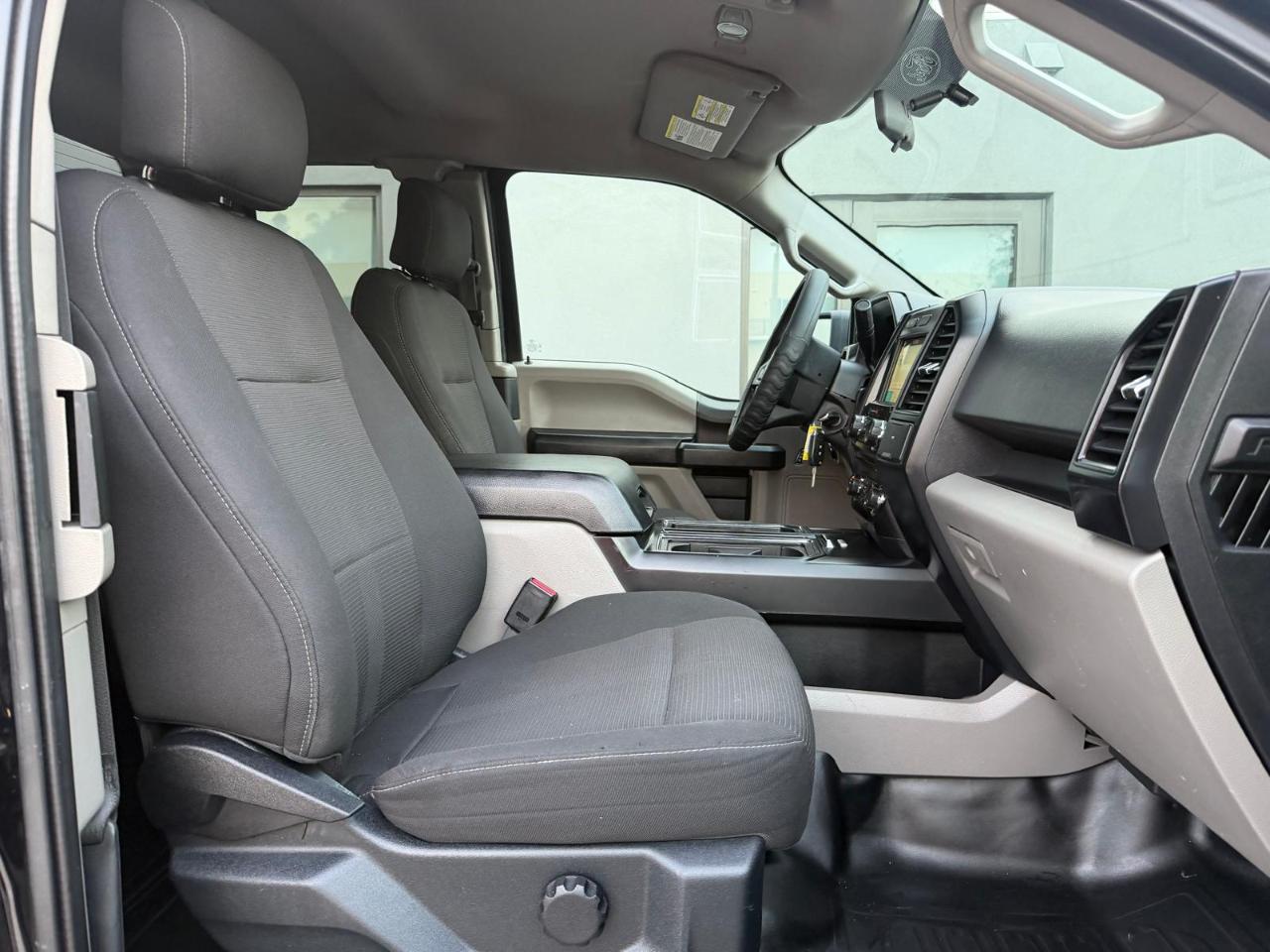 Ford F-150 XL 2WD SuperCab 8' Box 2017