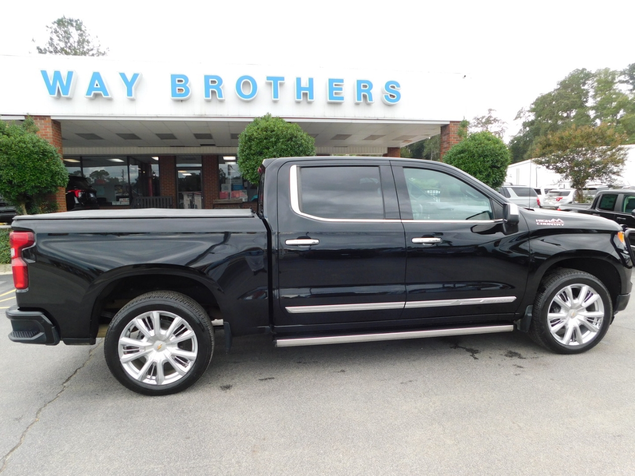 2023 Chevrolet Silverado 1500 High Country's photo