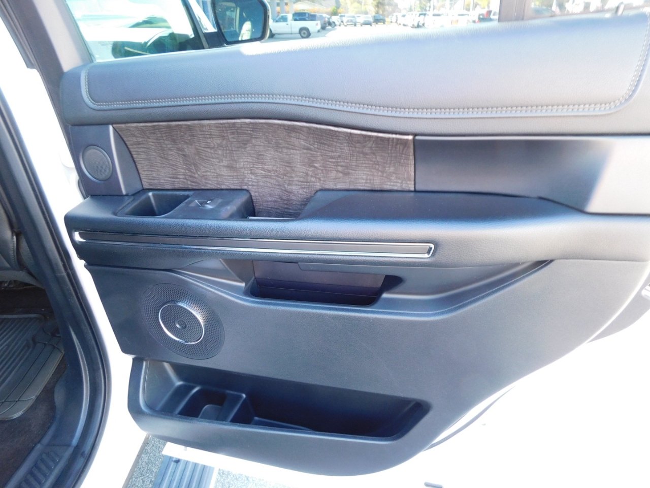 Ford Expedition  2021