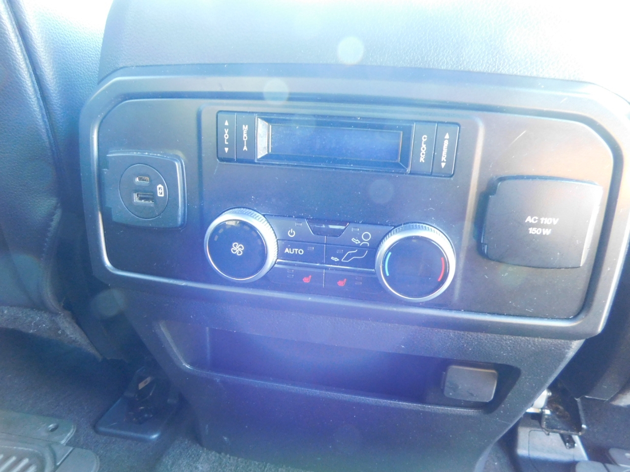 Ford Expedition  2021