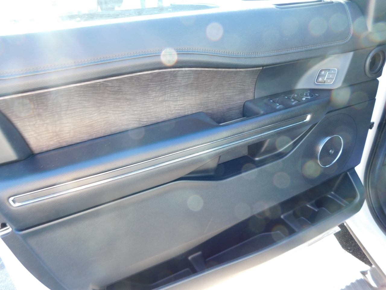 Ford Expedition  2021