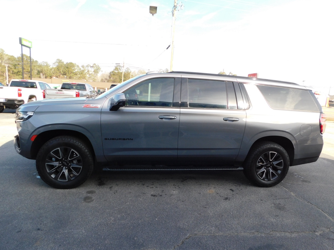 Chevrolet Suburban  2021