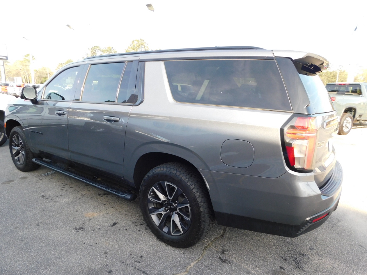 Chevrolet Suburban  2021