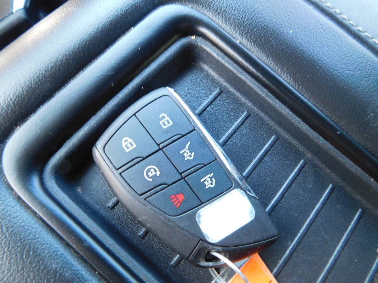 Chevrolet Suburban  2021