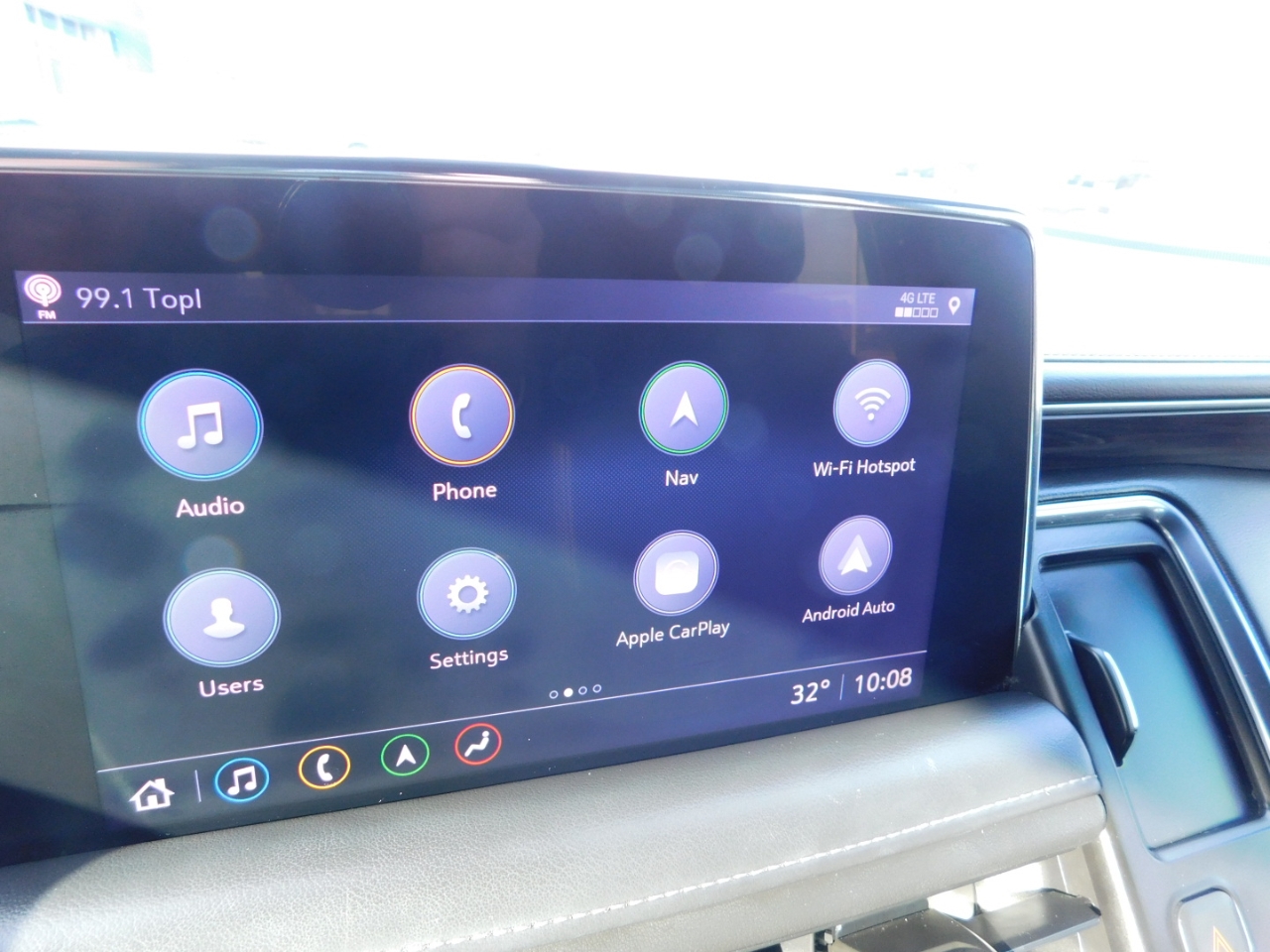 Chevrolet Suburban  2021