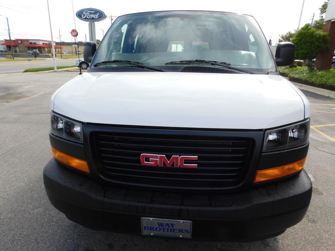 GMC Savana Cargo Van  2026