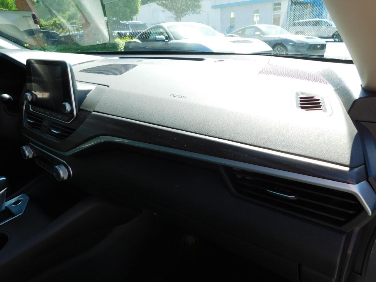 Nissan Altima  2025