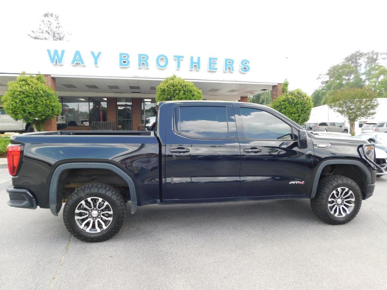 2023 GMC Sierra 1500 4WD CREW CAB 147" AT4