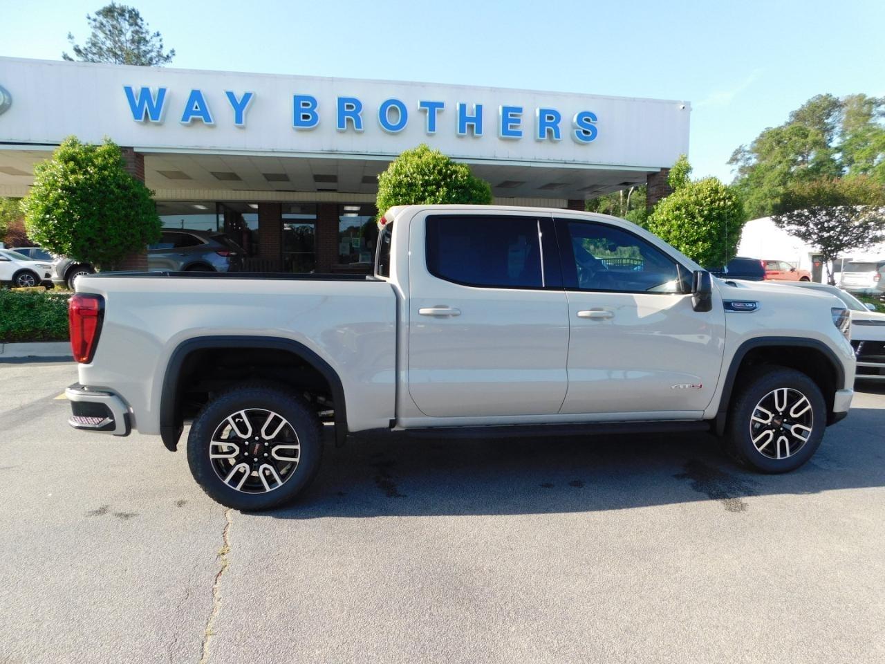 2026 GMC Sierra 1500 4WD CREW CAB 147" AT4