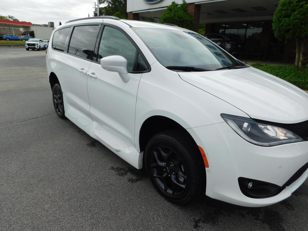 Chrysler Pacifica  2019