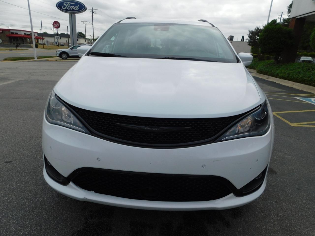 Chrysler Pacifica  2019