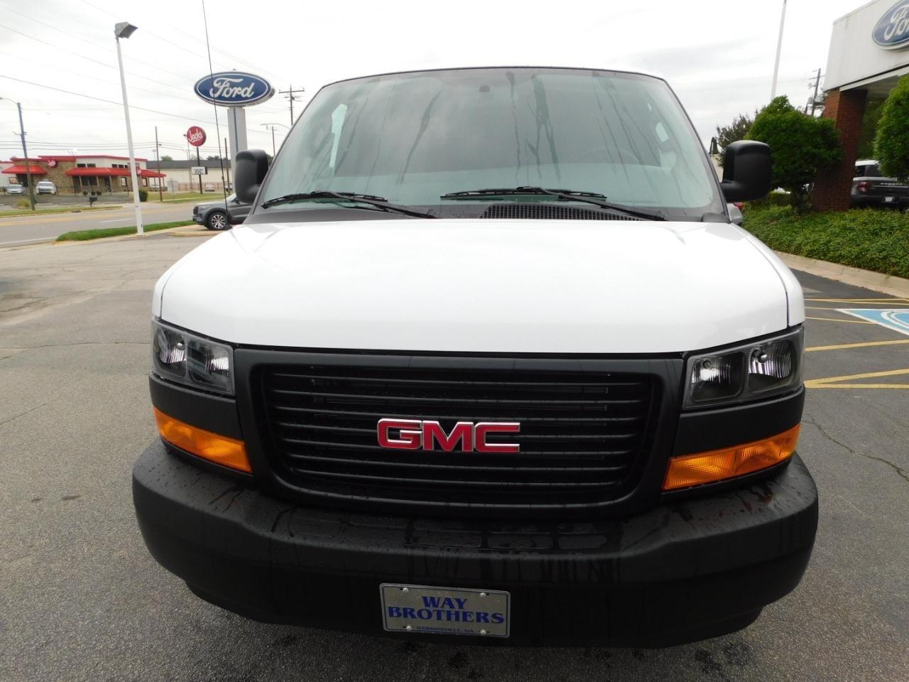 GMC Savana Cargo Van  2026