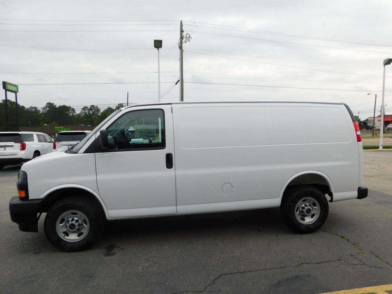 GMC Savana Cargo Van  2026