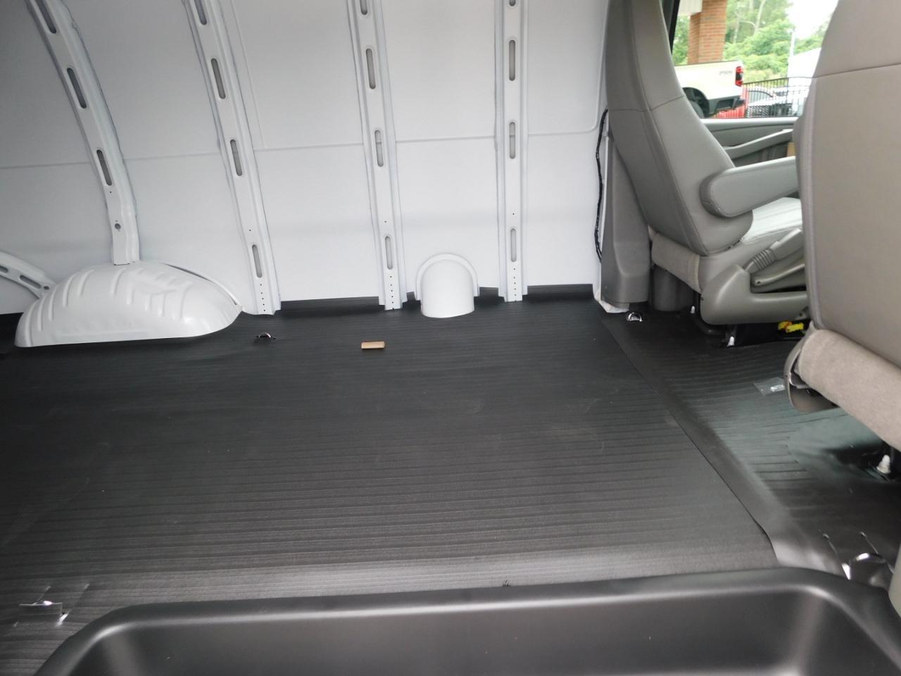 GMC Savana Cargo Van  2026