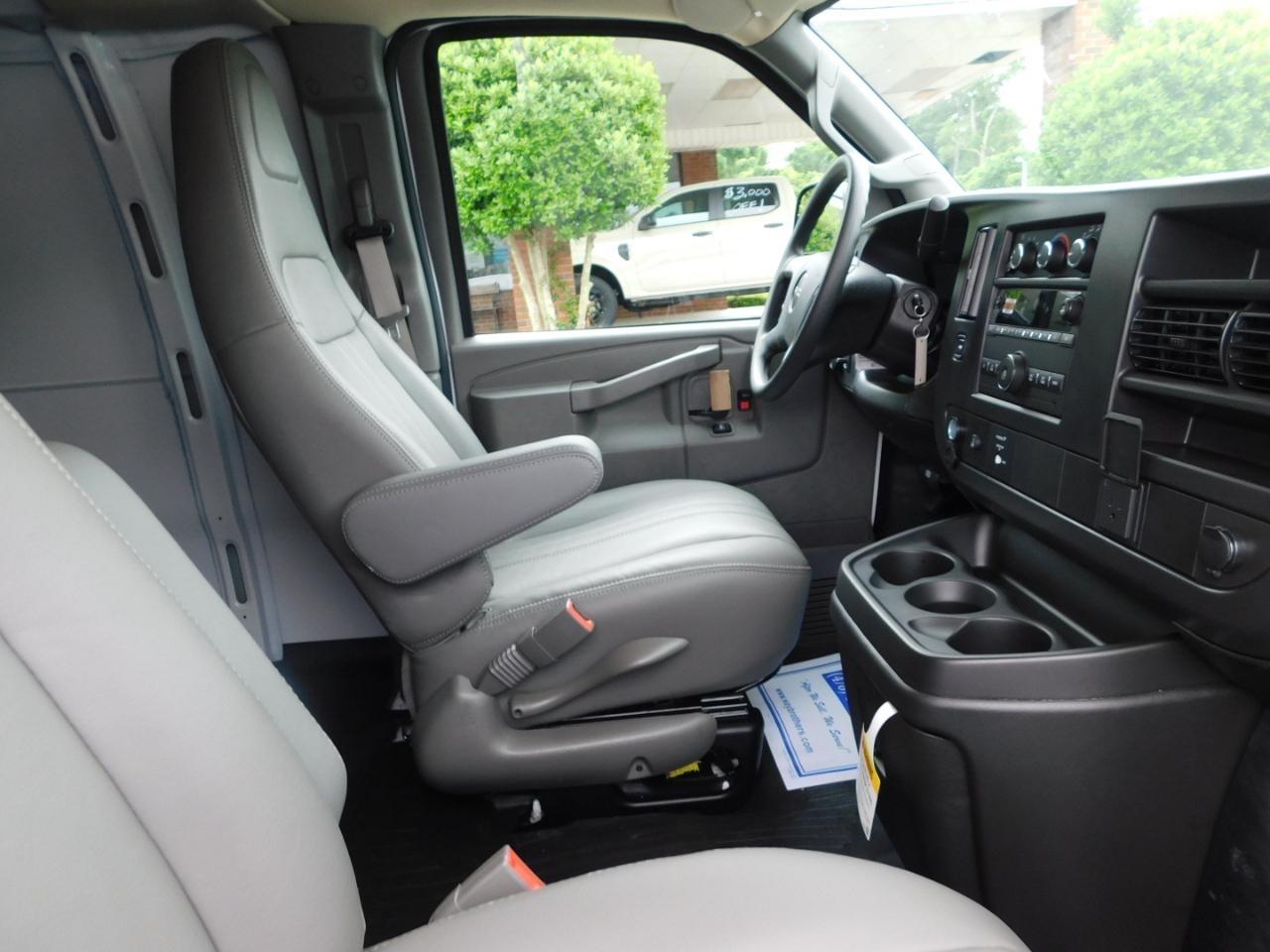 GMC Savana Cargo Van  2026