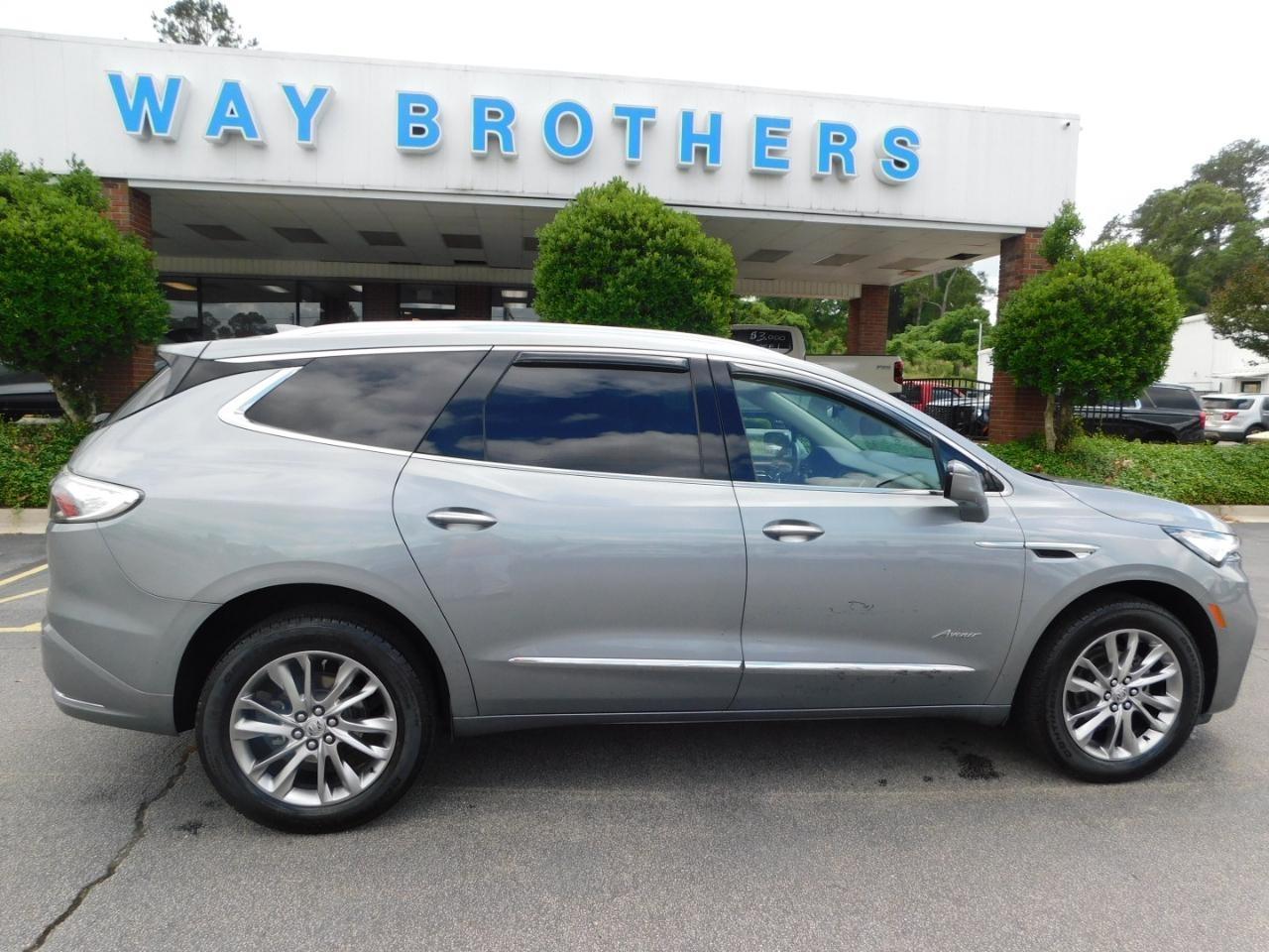Buick Enclave  2023