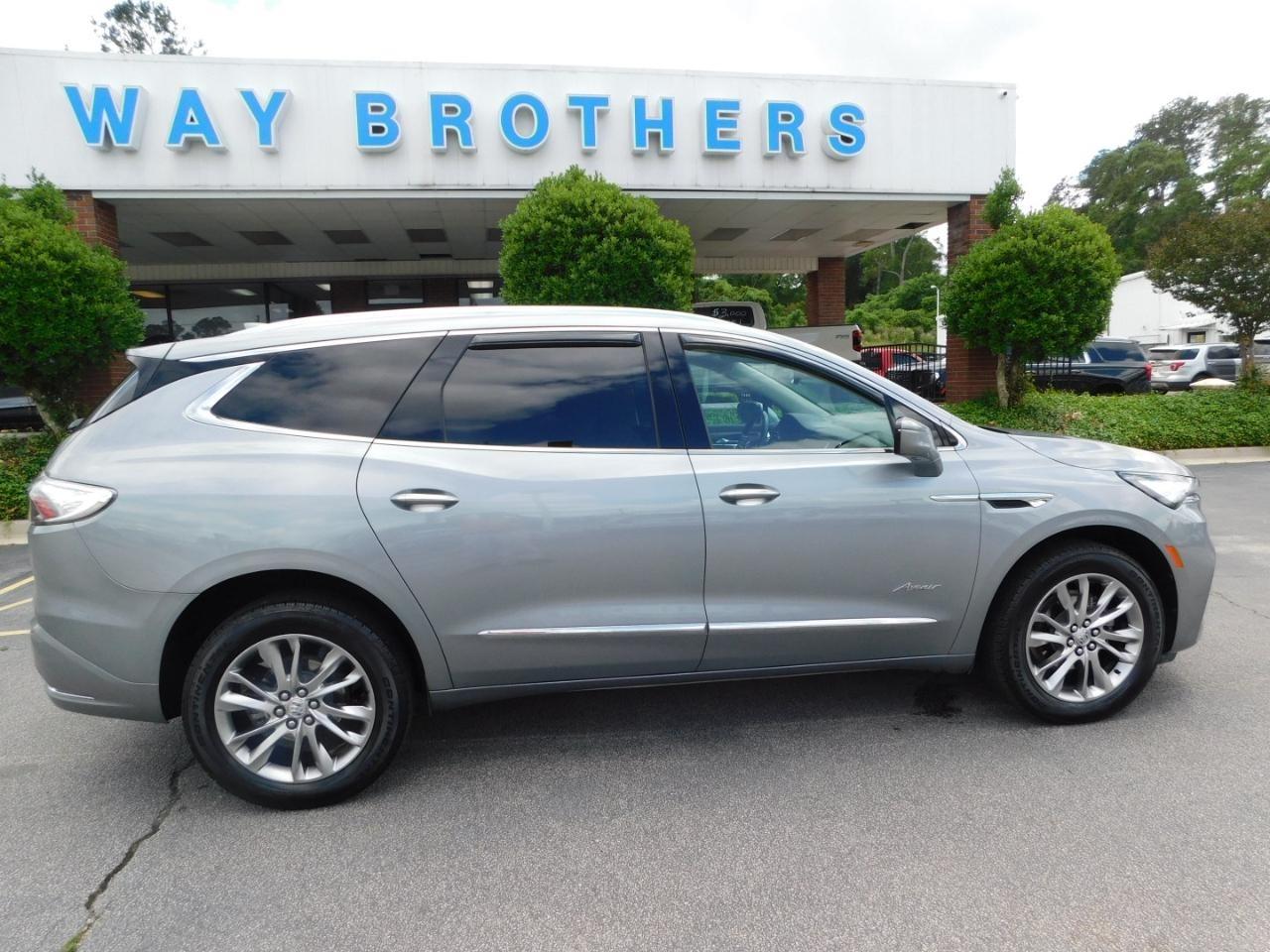 Buick Enclave  2023