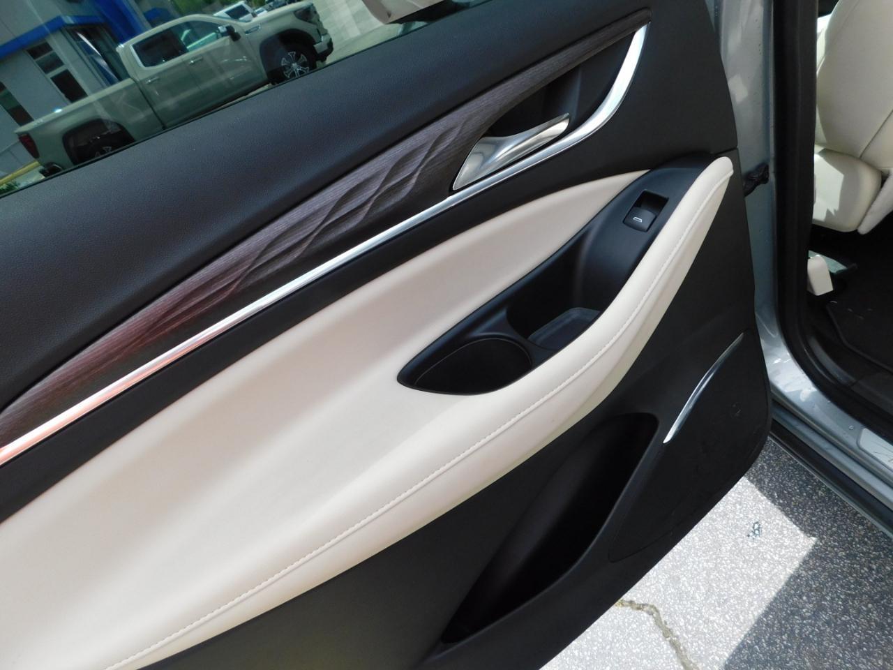Buick Enclave  2023