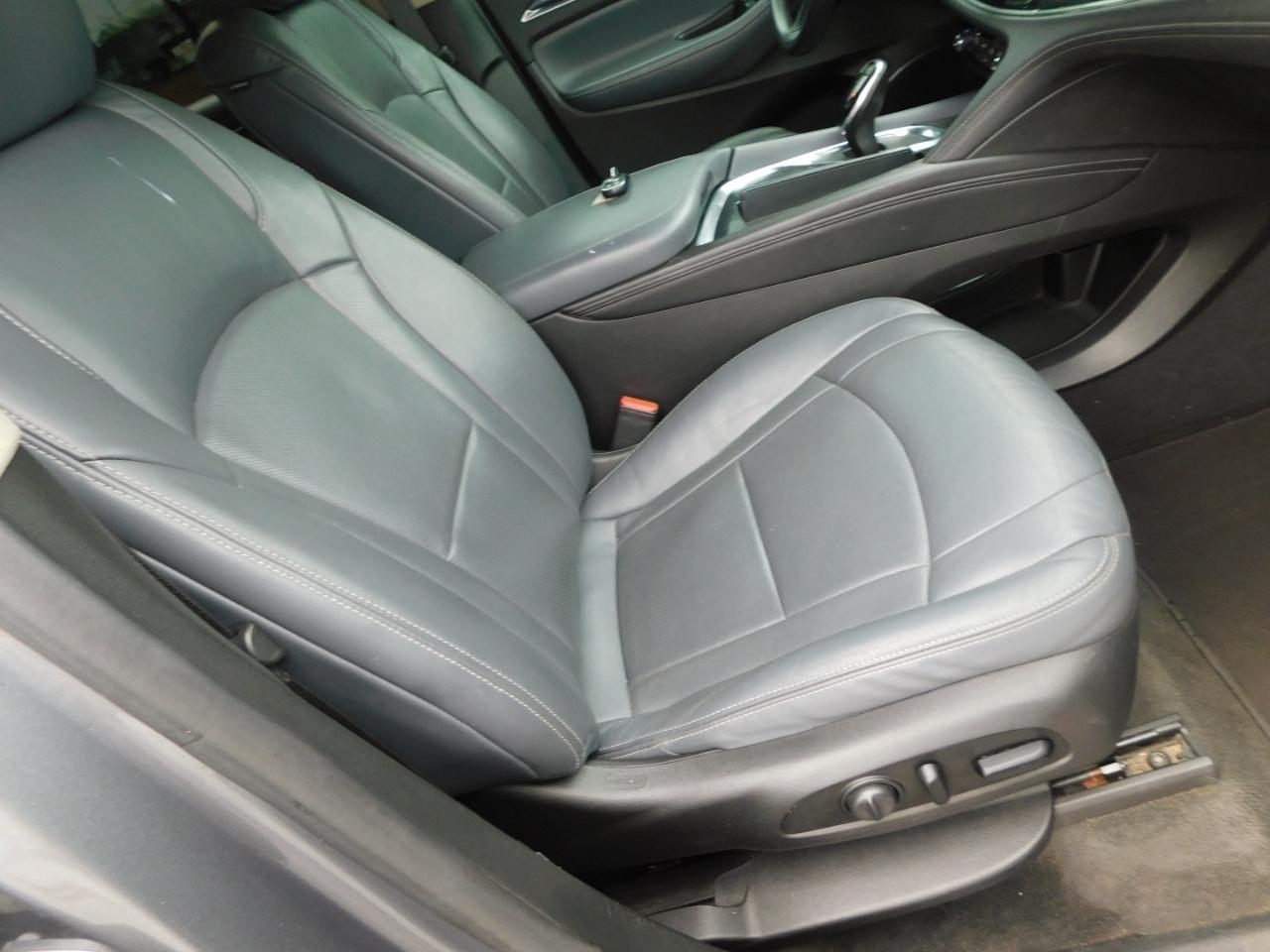 Buick Enclave  2020