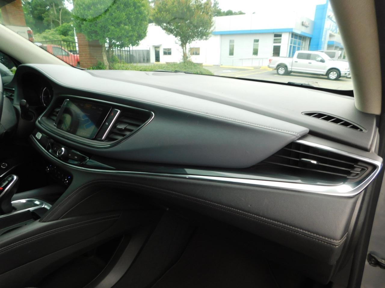 Buick Enclave  2020