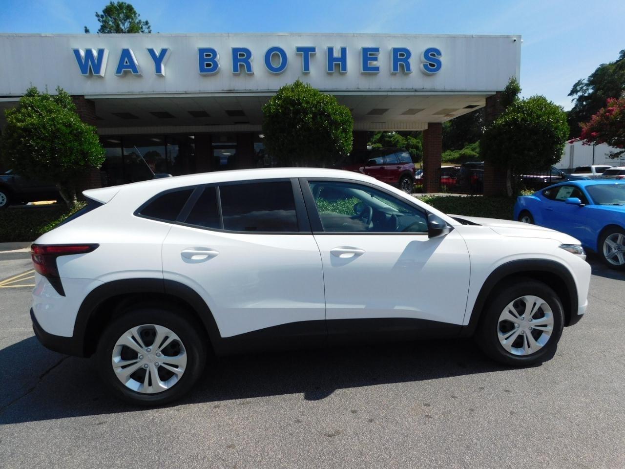 2026 Chevrolet Trax FWD 4DR LS