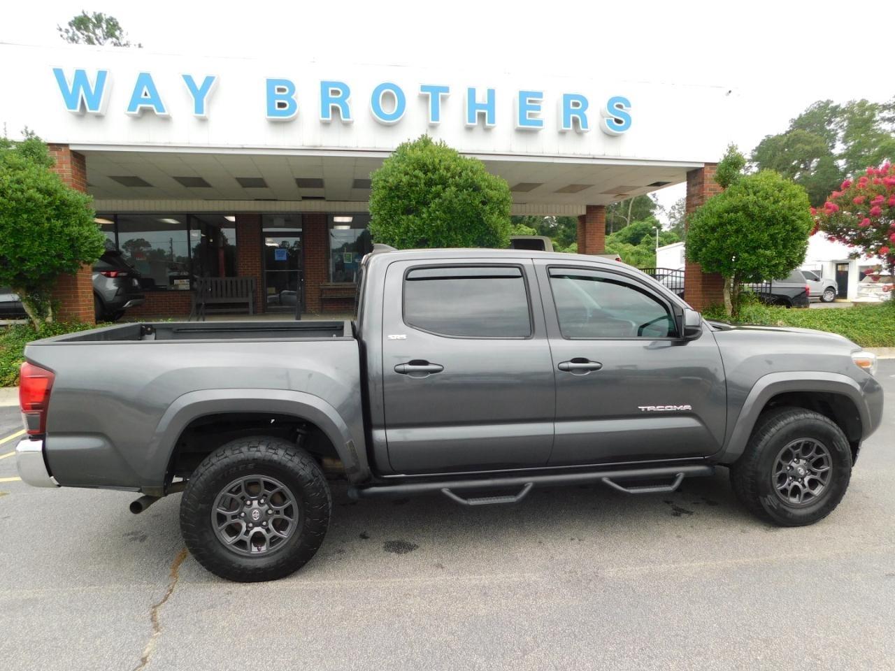 2018 Toyota Tacoma SR5 DOUBLE CAB 5' BED V6